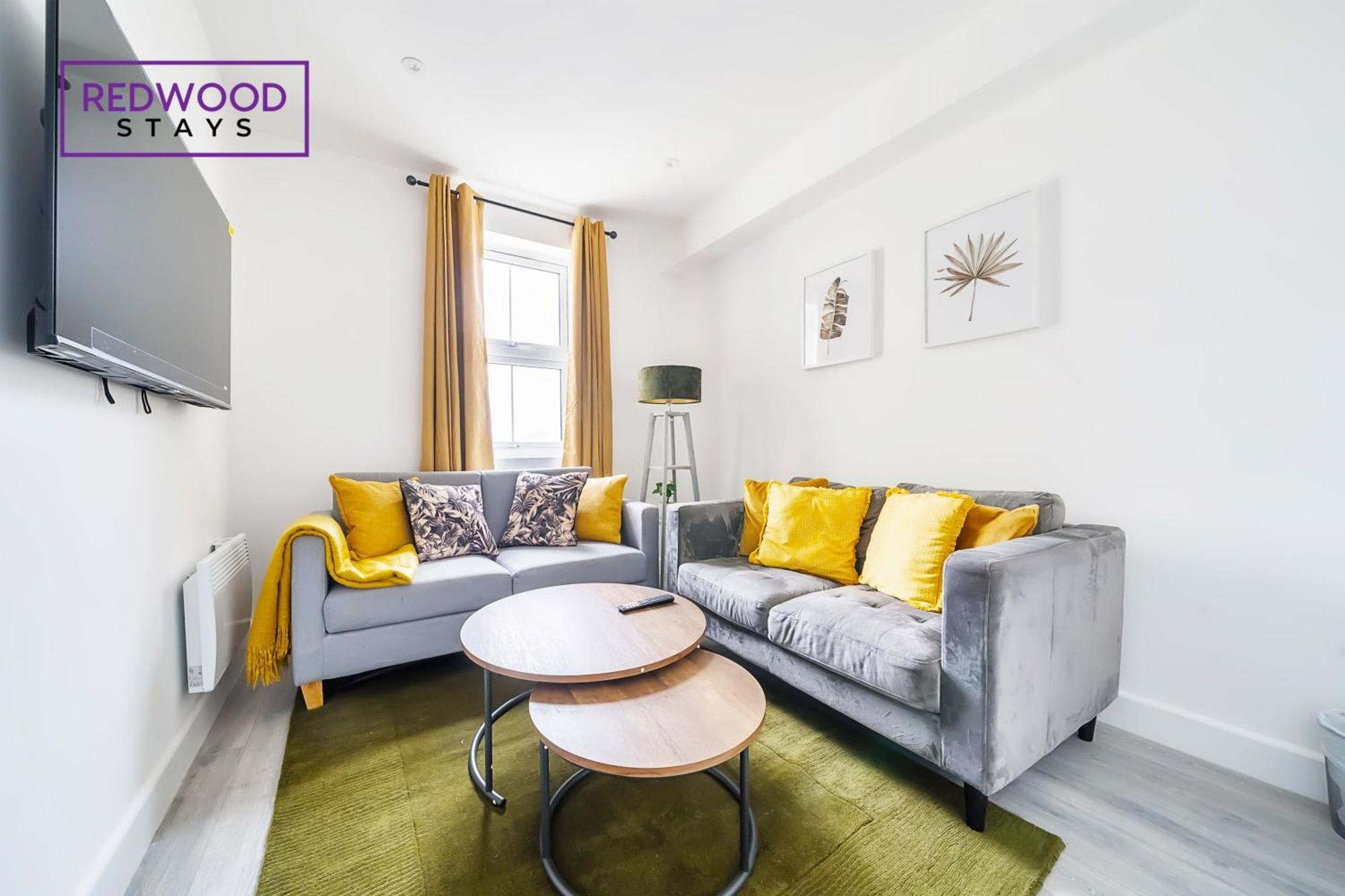 Brand New, 2 Bed 1 Bath, Modern Town Center Apartment, Free Wifi & Netflix By Redwood Stays 奥尔德肖特 外观 照片